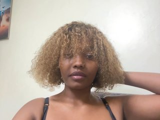 Busty-princess1