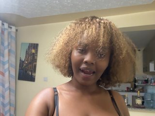 Busty-princess1