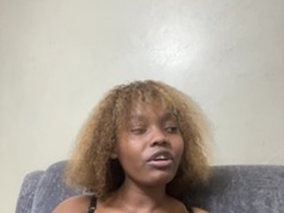 Busty-princess1