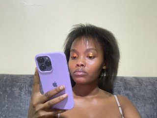 Curvy-maxy9's Live Webcam