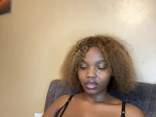 Busty-princess1