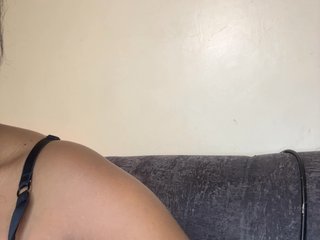 Busty-princess1