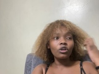 Busty-princess1