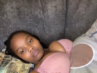 Busty-princess1