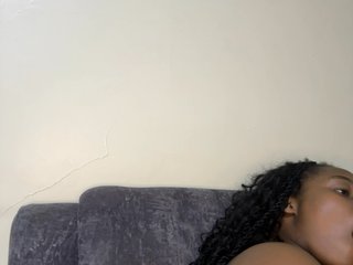 Busty-Princess1's Live Webcam