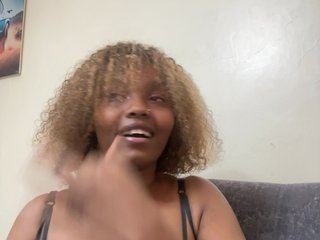 Busty-princess1
