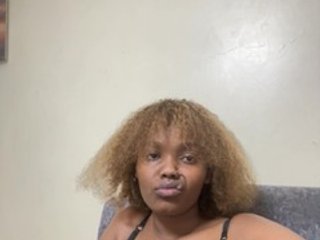 Busty-princess1