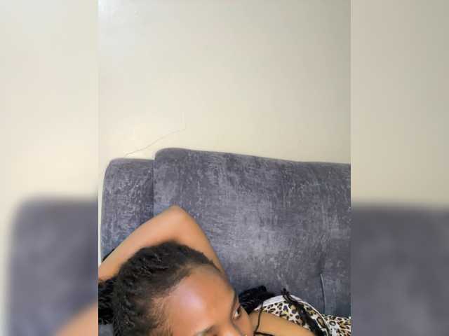 Curvy-maxy9 live cam on BongaCams