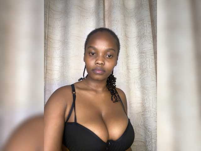 Curvy-maxy9