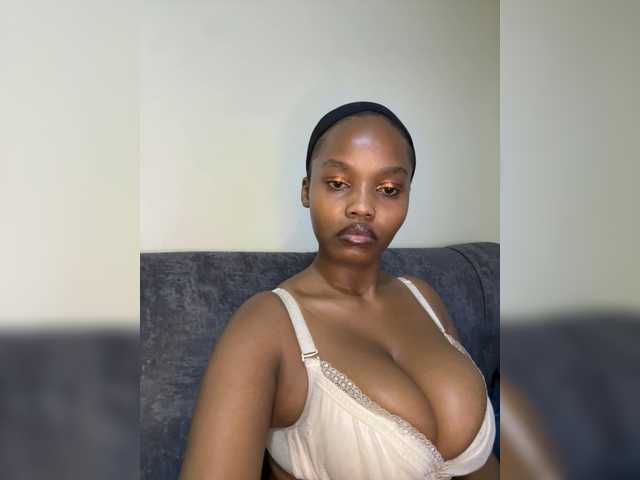 Curvy-maxy9