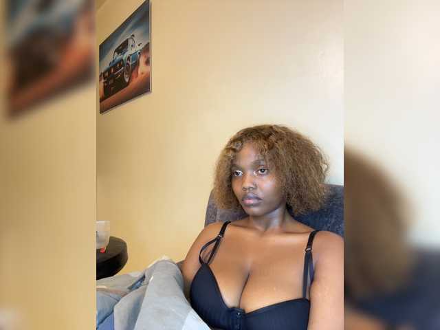 Curvy-maxy9