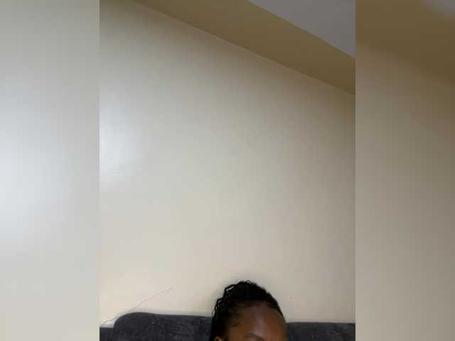 Curvy-maxy9 live cam on BongaCams