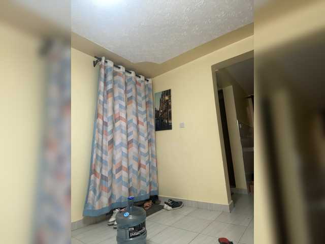 Curvy-maxy9 live webcam show