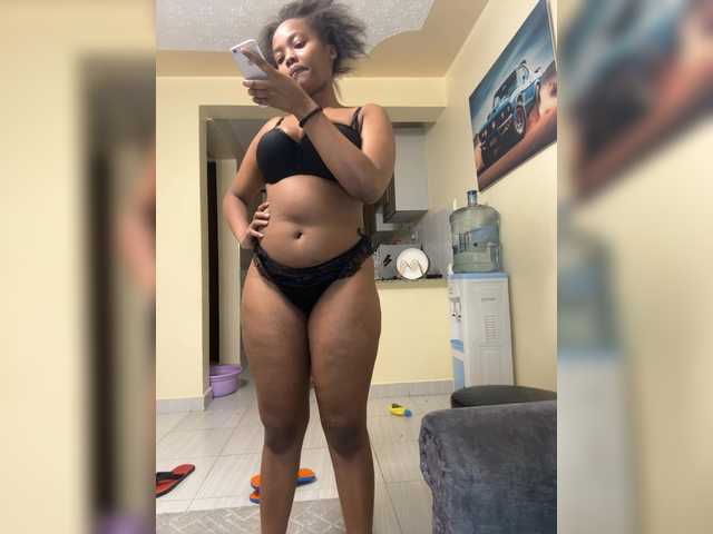 Curvy-maxy9