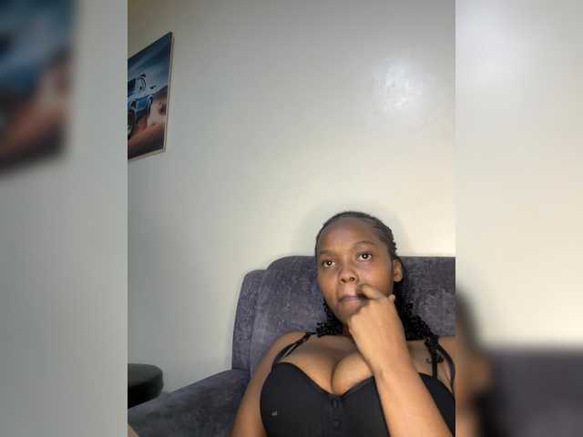 Curvy-maxy9