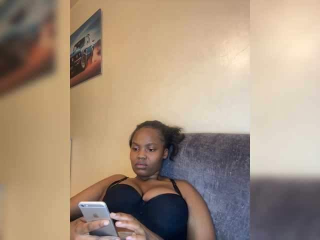 Busty-princess1