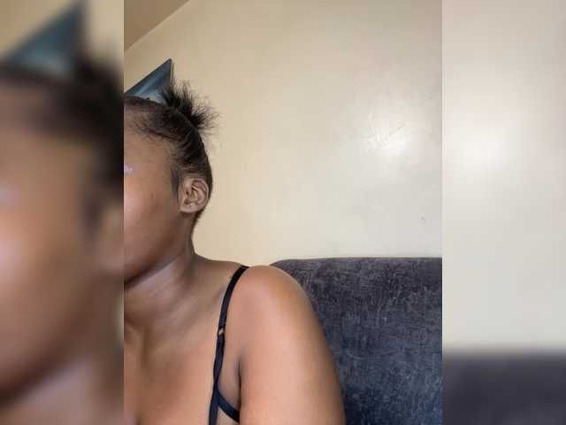 Curvy-maxy9 live cam on BongaCams