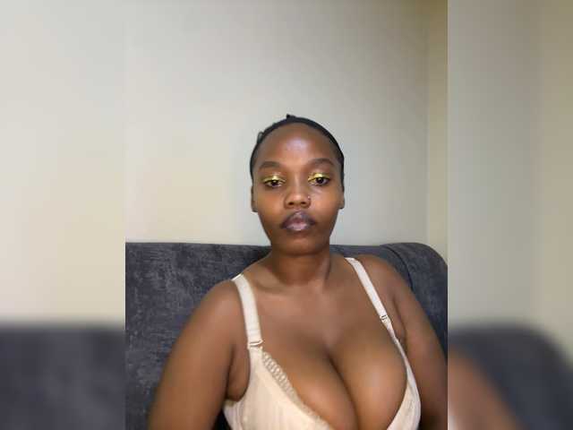 Curvy-maxy9