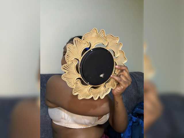 Curvy-maxy9