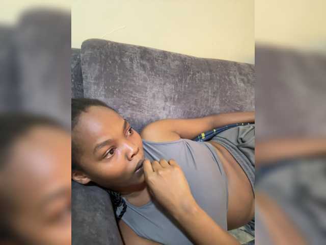 Curvy-maxy9 live cam on BongaCams