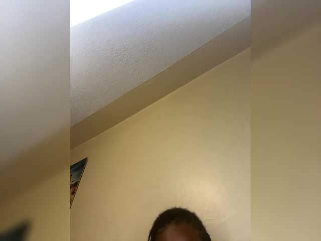 Curvy-maxy9 live cam on BongaCams