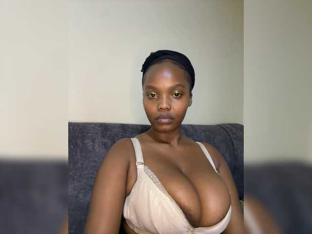 Curvy-maxy9