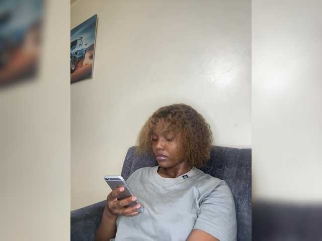 Curvy-maxy9 live cam on BongaCams