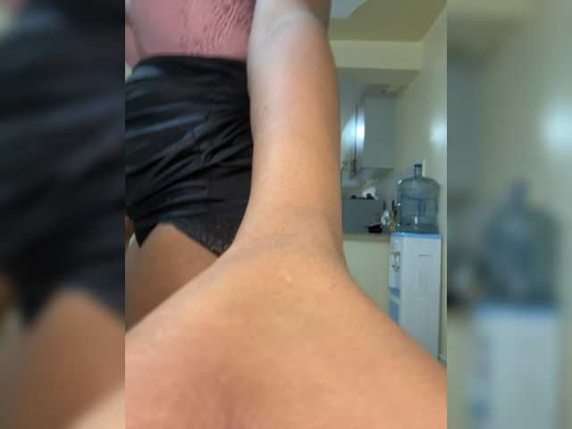 Curvy-maxy9 live cam on BongaCams