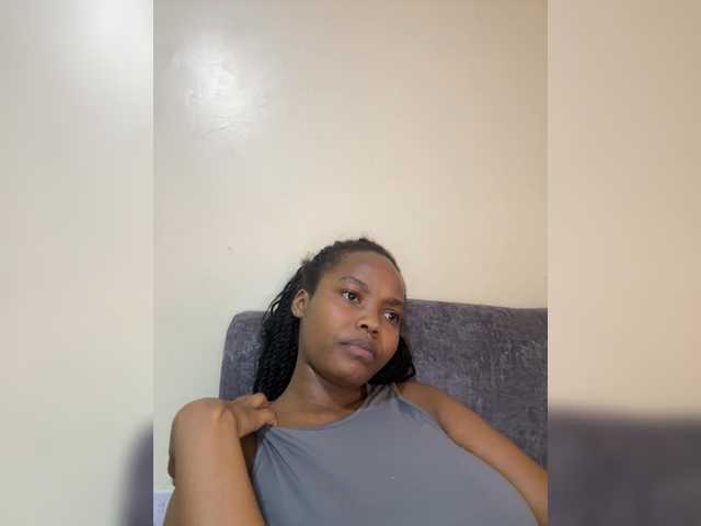 Curvy-maxy9 live cam on BongaCams