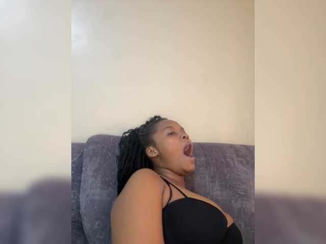 Curvy-maxy9