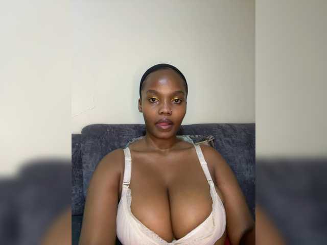 Curvy-maxy9