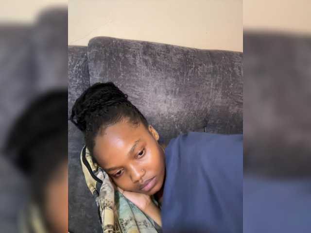 Curvy-maxy9 live cam on BongaCams