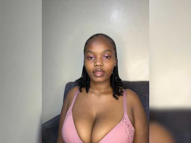 Curvy-maxy9