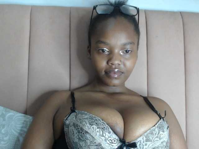 Curvy-maxy9