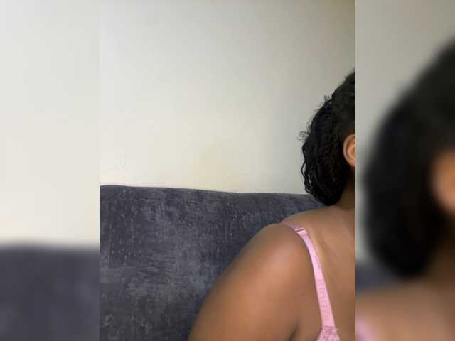 Curvy-maxy9 live cam on BongaCams