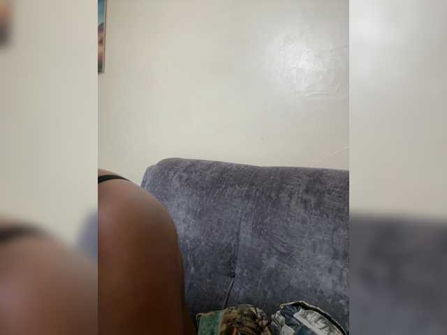 Curvy-maxy9 live cam on BongaCams