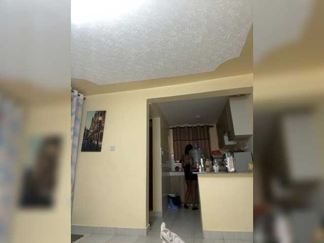 Curvy-maxy9 live cam on BongaCams