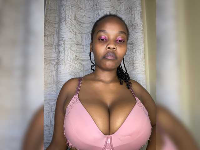 Curvy-maxy9