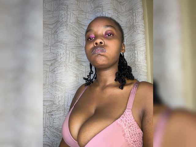 Curvy-maxy9