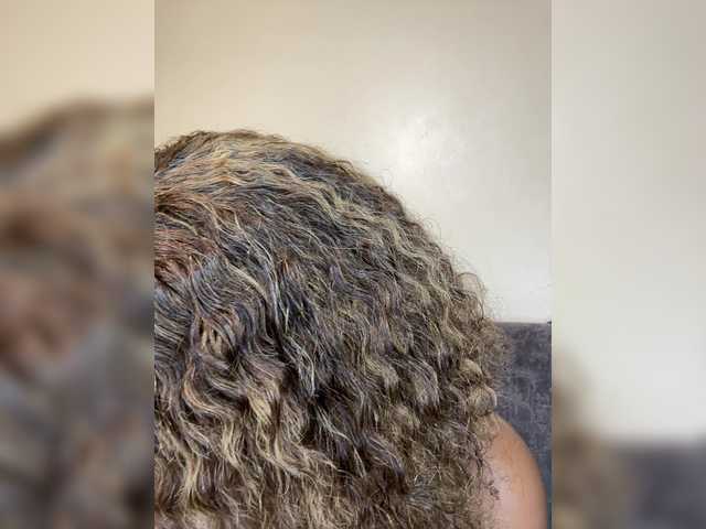 Curvy-maxy9 live cam on BongaCams
