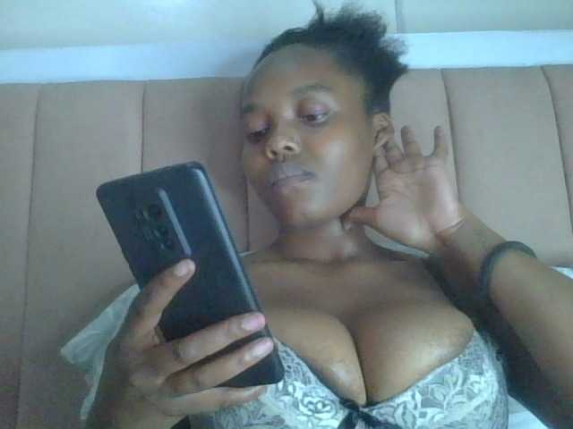 Curvy-maxy9