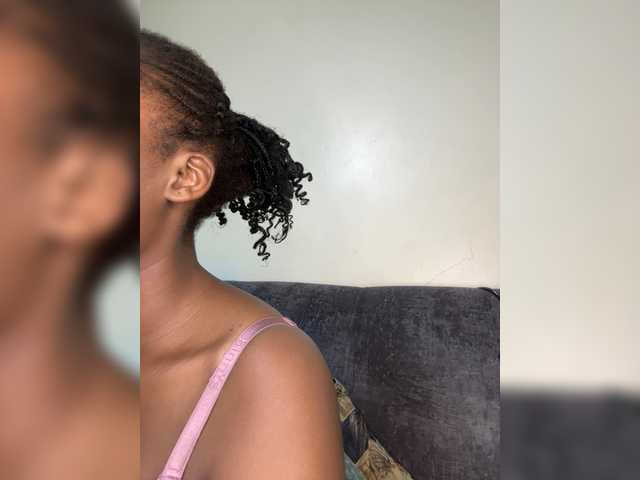 Curvy-maxy9 live cam on BongaCams