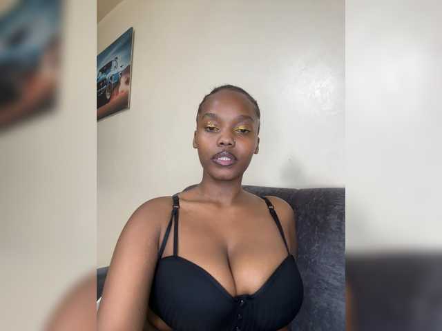 Busty-princess1