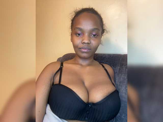 Busty-princess1