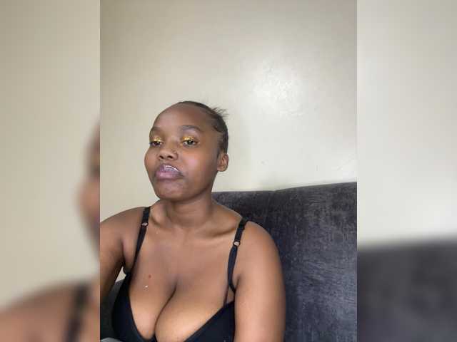 Busty-princess1