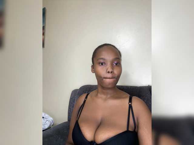 Curvy-maxy9