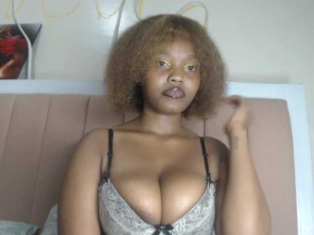 Curvy-maxy9