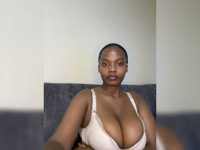 Curvy-maxy9