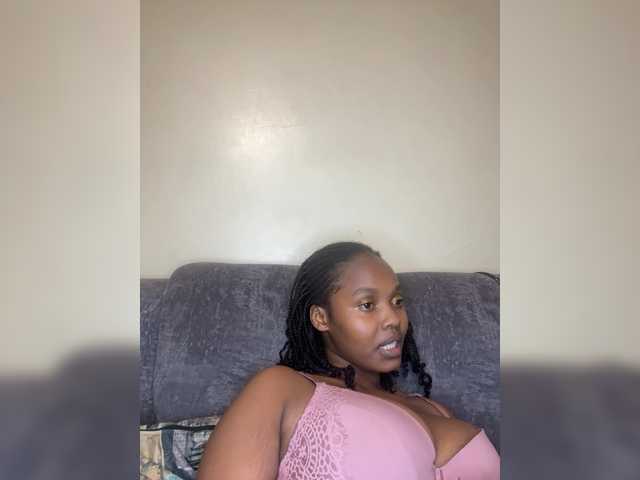 Curvy-maxy9