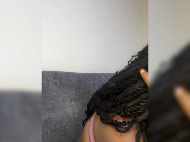 Curvy-maxy9 live cam on BongaCams